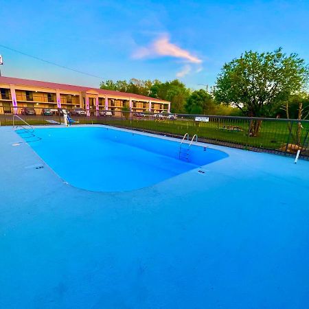 Days Inn By Wyndham Athens Kültér fotó